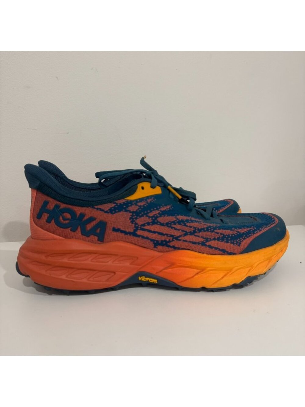 Hoka One One Womens Speedgoat 5 Blue Coral/Camelia Size 10B